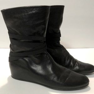 Stuart Weitzman black leather bootie Size 7.5